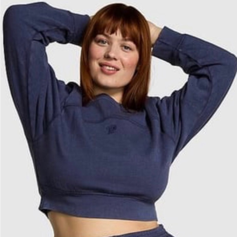 Cropped Navy Blue Sweatshirt - Embroidered Logo